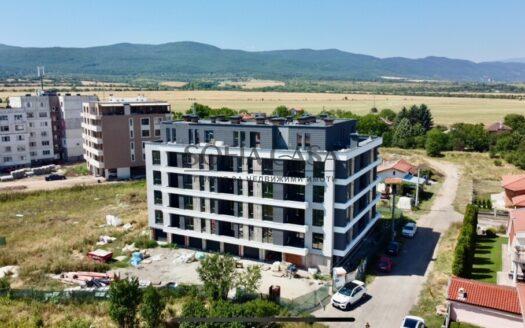 Тристаен апартамент в с. Гара Елин Пелин